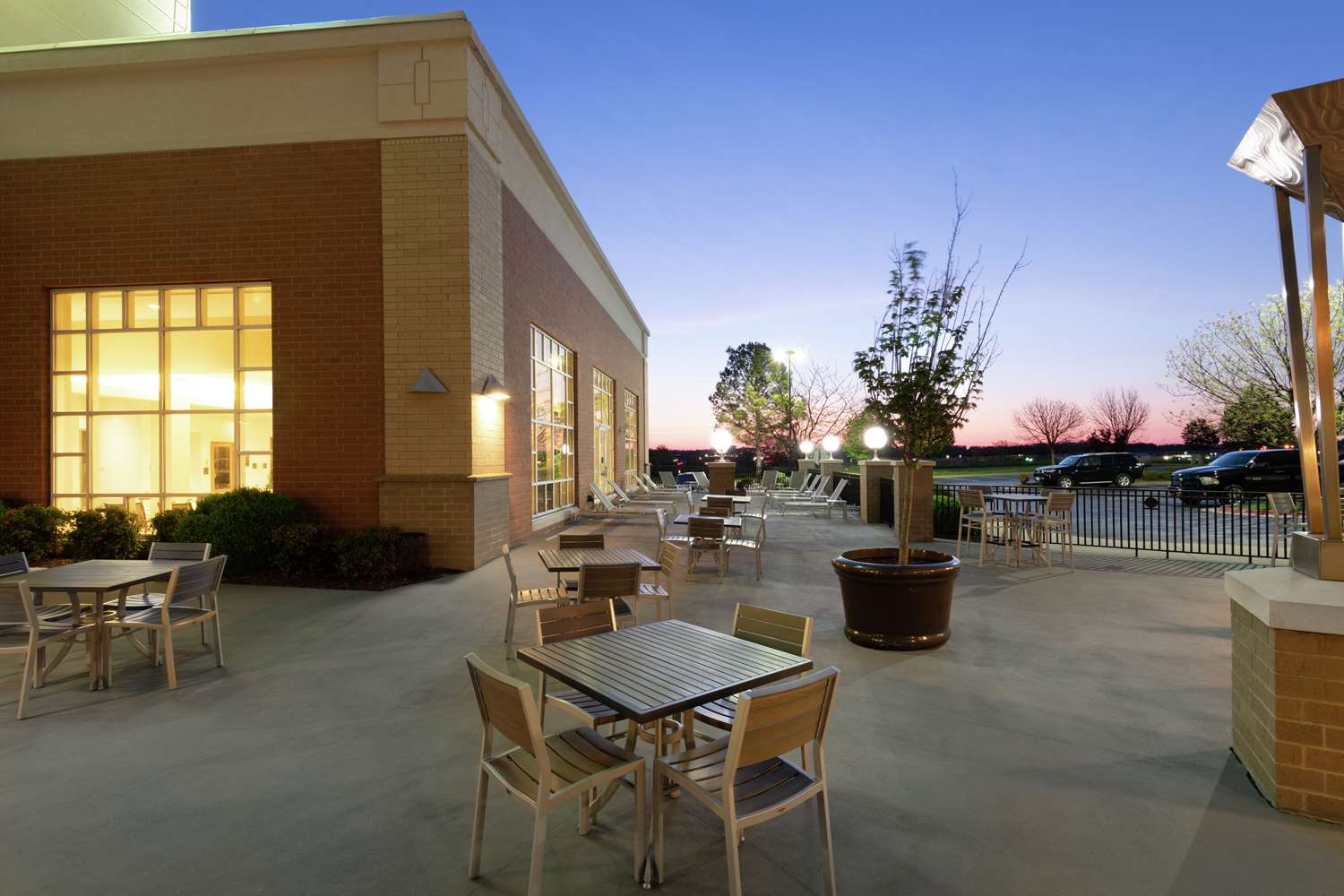 Embassy Suites by Hilton Northwest Arkansas 1