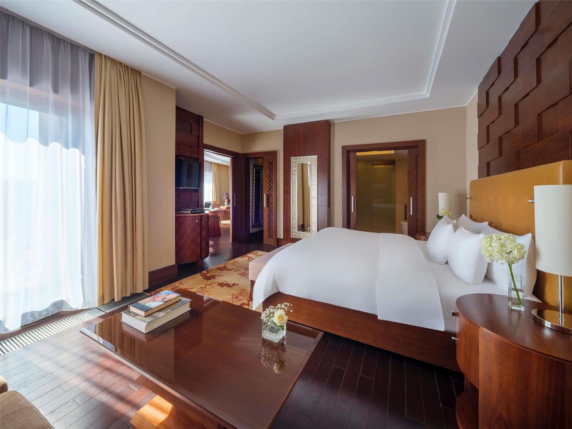 Suite, executive