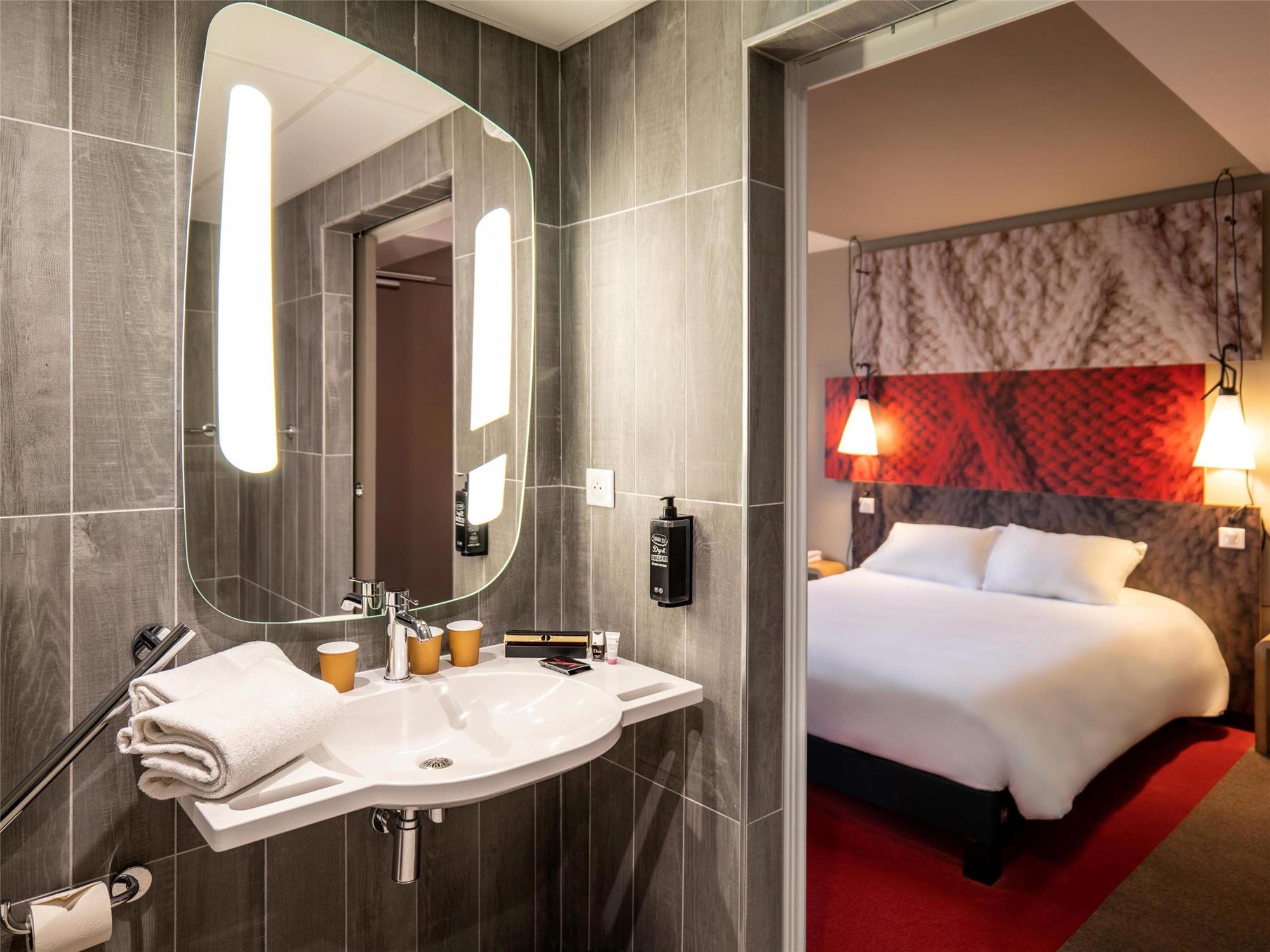 ibis Moulins 1
