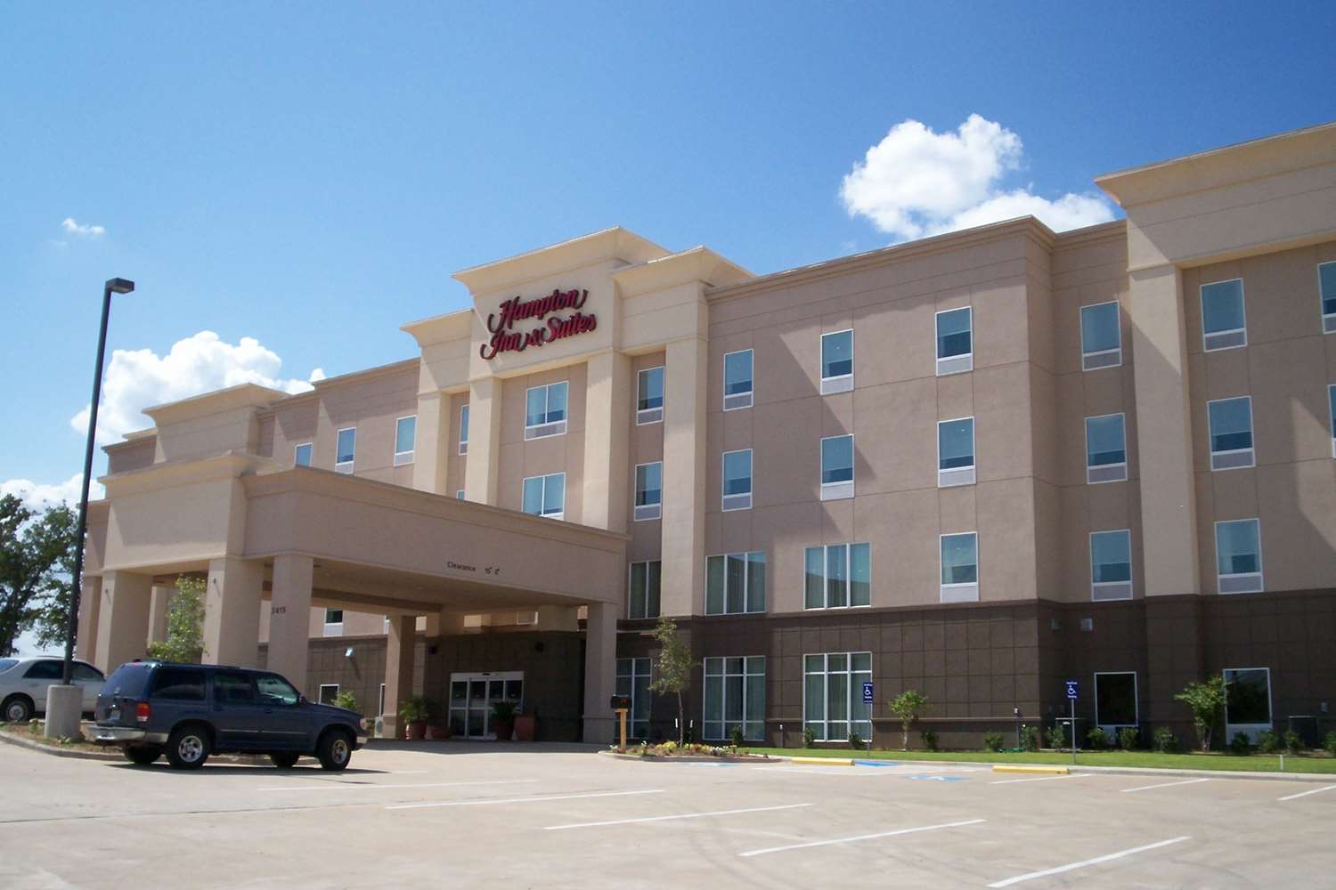 Hampton Inn & Suites Denison 1