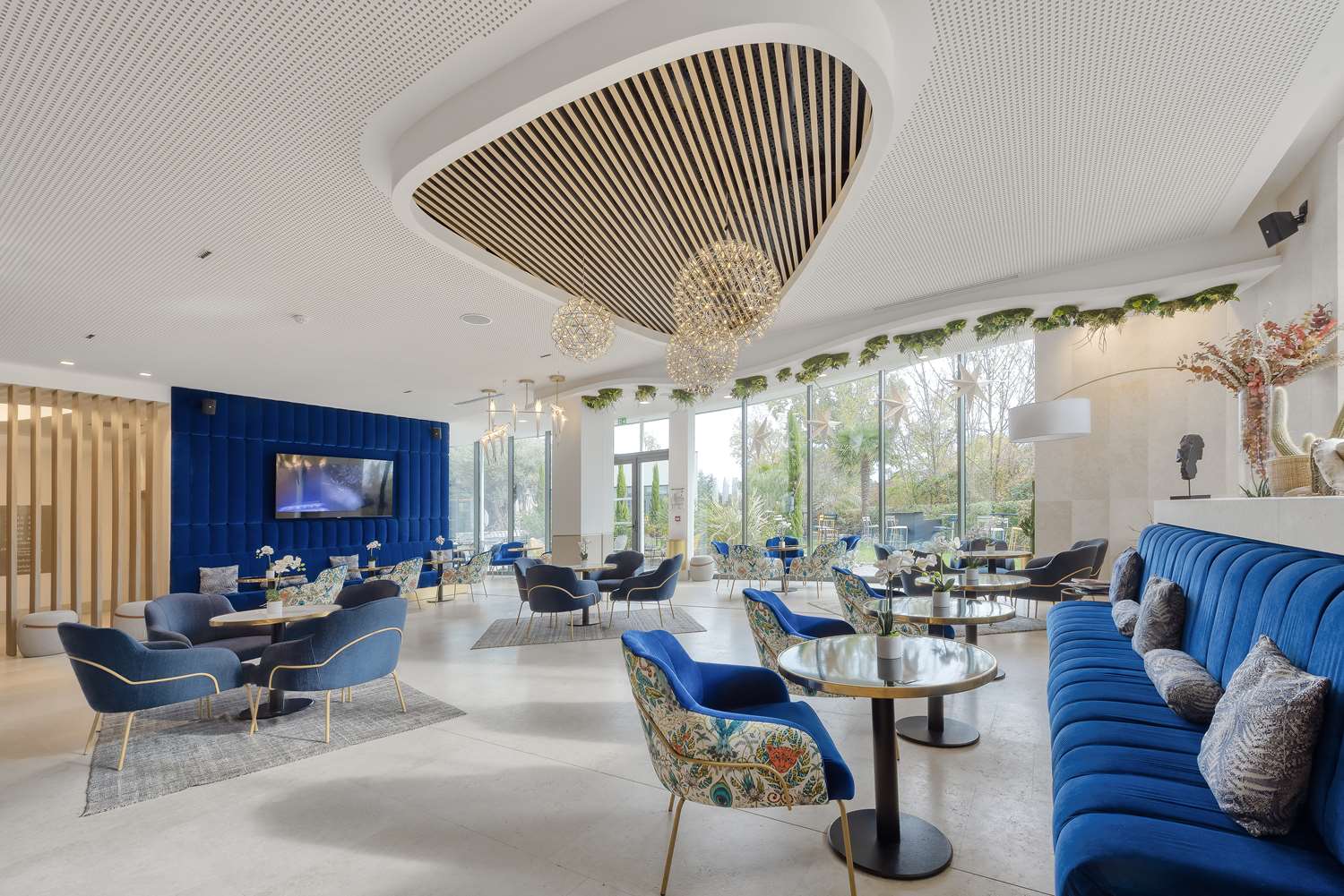 GOLDEN TULIP LYON OUEST TECHLID Hotel & Spa 2