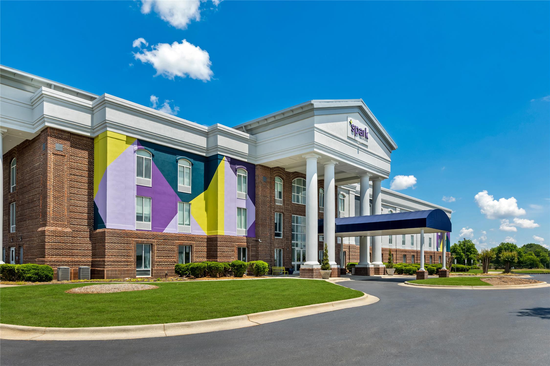 Spark by Hilton Tuscumbia Muscle Shoals 1