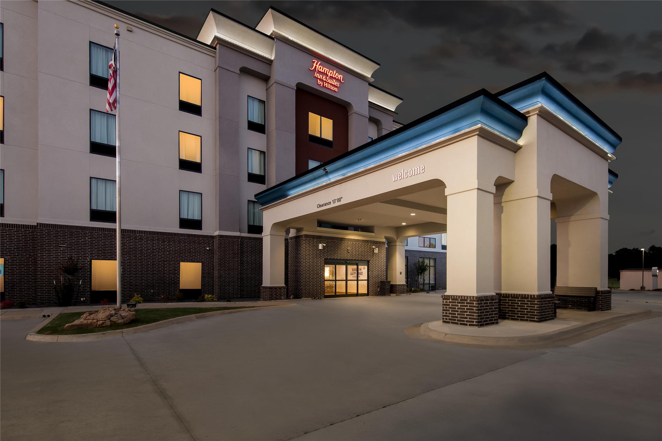 Hampton Inn and Suites Pauls Valley 2