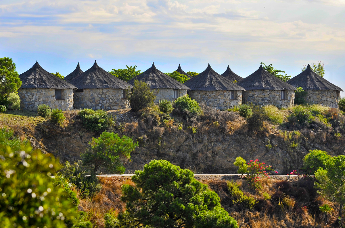 Hotel Selwo Lodge – Animal Park Tickets Included