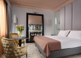 Leon's Place Hotel In Rome 4