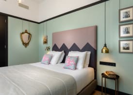 The Hendrick's Hotel 4