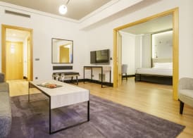 Hotel Ilunion Bilbao 4