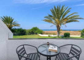 Nirvana Beach Hotel 4