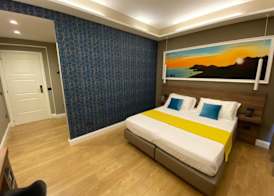 7th Floor Suite 2