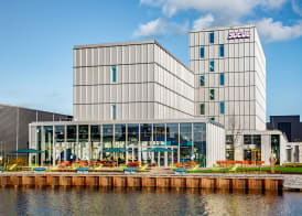 YOTEL Amsterdam 5