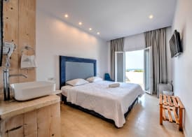 Anamar Santorini 5