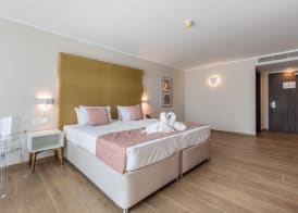 Seaview Hotel - Adults Only 16 Plus 3