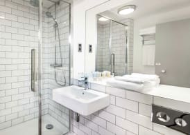 Goglasgow Urban Hotel By Compass Hospitality 5
