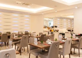 The 7 Hotel, Suites, Studios & Apartments 4