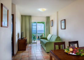 Apartamentos La Caleta 4