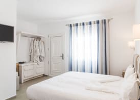 Super Paradise Hotel 4
