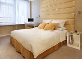 Cosmo Hotel Hong Kong by Dorsett Hotels 4