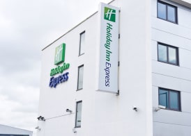 Holiday Inn Express MANCHESTER AIRPORT by IHG 2
