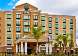 Holiday Inn Express & Suites ORLANDO - INTERNATIONAL DRIVE by IHG 2