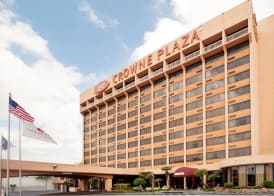 Crowne Plaza SAN ANTONIO AIRPORT by IHG 2