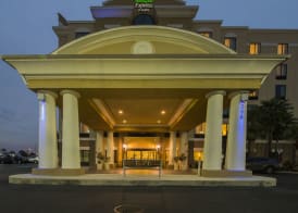 Holiday Inn Express & Suites ORLANDO - INTERNATIONAL DRIVE by IHG 4