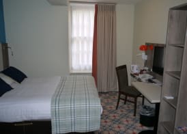 Cairn Hotel & Apartments 2