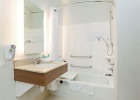 Holiday Inn Express LAS VEGAS - STADIUM AREA by IHG 3