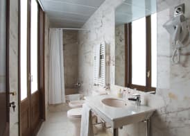 Alba Hotel 4