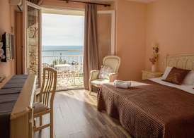 Hotel Roger de Flor by Seleqtta 4