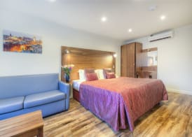 Holyrood Aparthotel 4