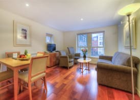 Holyrood Aparthotel 5