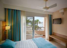 Invisa Hotel Club Cala Blanca 5