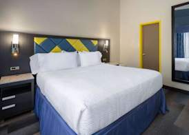 Days Hotel by Wyndham North Bergen 3
