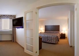 Holiday Inn Express & Suites TORONTO AIRPORT WEST by IHG 3