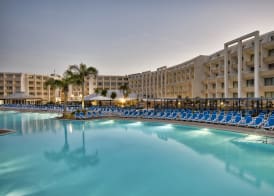 db Seabank Resort + Spa All Inclusive 2