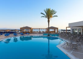 Avra Beach Resort 4