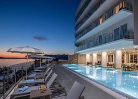 Royal Blue Hotel 2