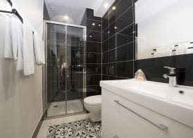 Hotel Des Batignolles 5
