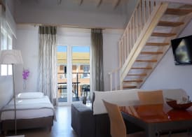 Kavos Plaza Hotel 3