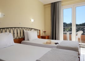 Kavos Plaza Hotel 2
