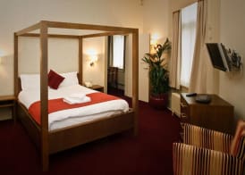 The Crown Hotel 3