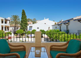 BlueBay Banús 4