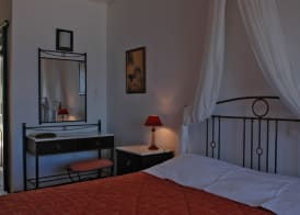 Dionysos Hotel 4