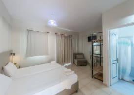 Nikos Villas - Poolside Getaways in Kavos, Corfu 3