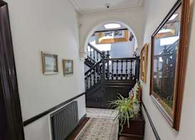 Cambeth Lodge Guesthouse 3