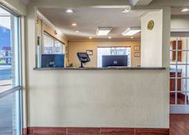 Econo Lodge Meridian South 2