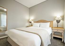 Dolphin Beach E5 3