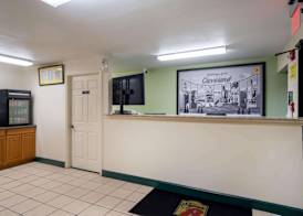 Super 8 by Wyndham Cleveland 2