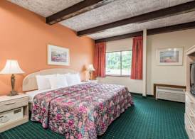 Days Inn by Wyndham Berlin Meriden 4