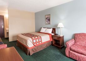 Super 8 by Wyndham Woodstock 5